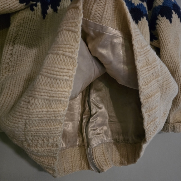 Handmade Vintage Canadian Chunky Knit Cowichan Style Sweater, Large - Picture 7 of 16